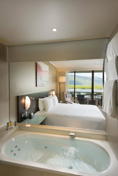 Hilton Cairns - Hervey Bay Accommodation 2