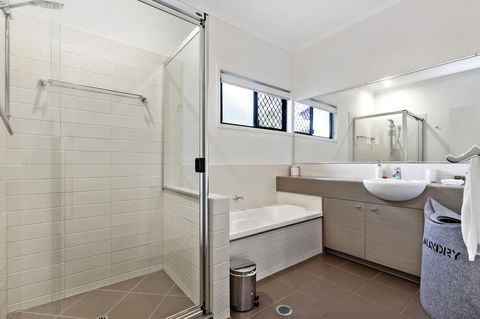 Lotus Retreat - Hervey Bay Accommodation 1