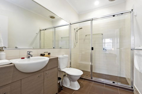 Lotus Retreat - Hervey Bay Accommodation 3