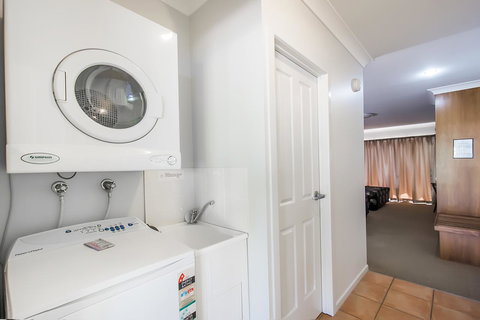 Shamrock Gardens Motel - Hervey Bay Accommodation 2