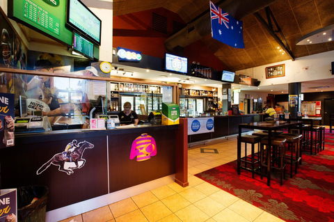 Glenmore Tavern - Hervey Bay Accommodation 21