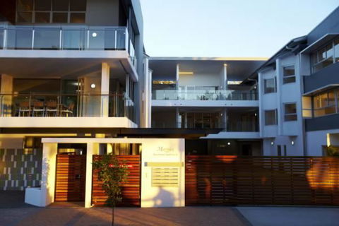 Maggies Beachfront Apartment 10 - Tourism Hervey Bay 1