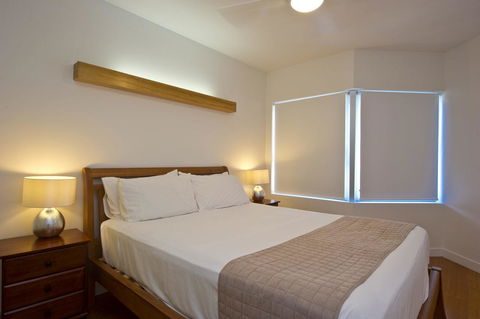 Maggies Beachfront Apartment 10 - Tourism Hervey Bay 3