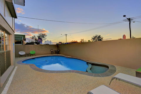 Chalet Motor Inn - Hervey Bay Accommodation 11