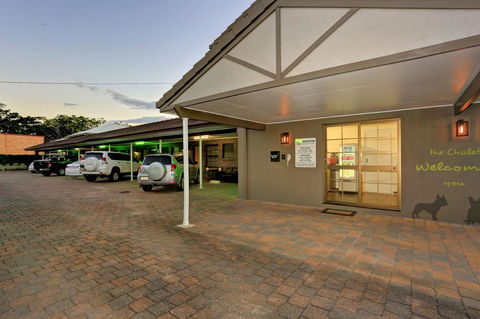 Chalet Motor Inn - Hervey Bay Accommodation 9
