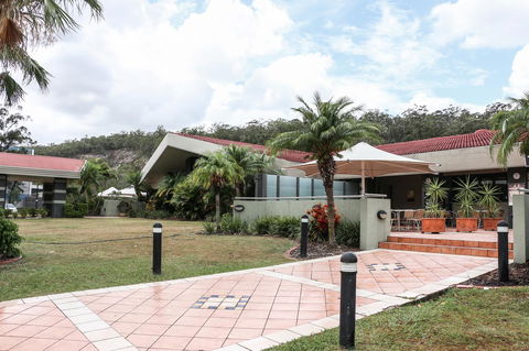 Salisbury Hotel Motel - Hervey Bay Accommodation 0