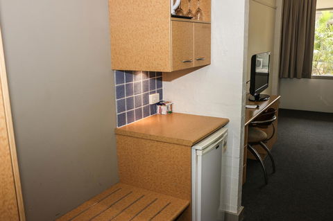 Salisbury Hotel Motel - Hervey Bay Accommodation 14