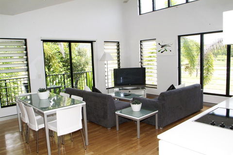 Hinchinbrook Holiday Apartments - Hervey Bay Accommodation 24
