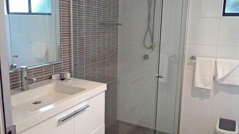 Hinchinbrook Holiday Apartments - Hervey Bay Accommodation 9