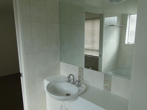 Bayview Harbourview Apartments - Hervey Bay Accommodation 9
