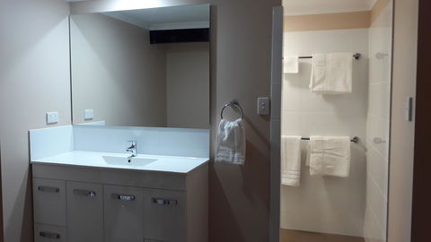 Private Apartment With Scenic Gardens - Hervey Bay Accommodation 6