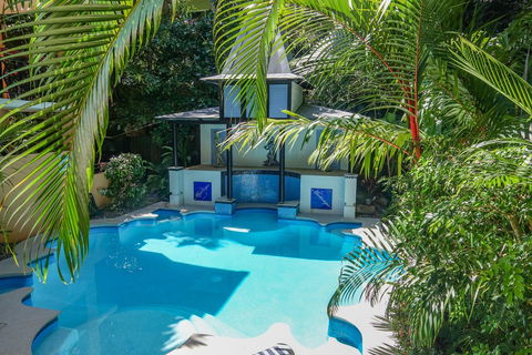 Martinique On Macrossan - Tourism Hervey Bay 10