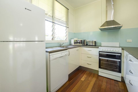 Kooyong Apartment 3 - Tourism Hervey Bay 2