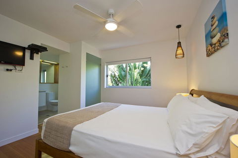 Maggies Beachfront Apartment 6 - Tourism Hervey Bay 5