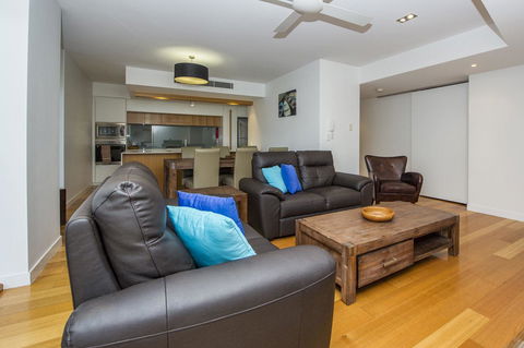 Maggies Beachfront Apartment 6 - Tourism Hervey Bay 2
