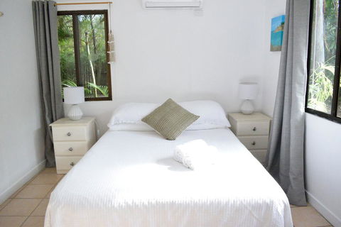 1 Min. Walk To Beach Horeseshoe Bay Holiday Units - Tourism Hervey Bay 1