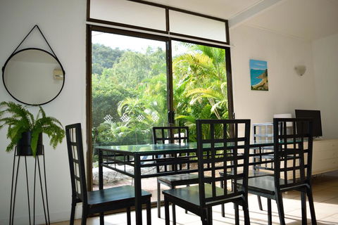 1 Min. Walk To Beach Horeseshoe Bay Holiday Units - Tourism Hervey Bay 3