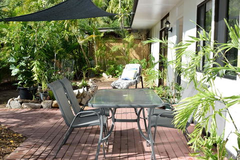 1 Min. Walk To Beach Horeseshoe Bay Holiday Units - Tourism Hervey Bay 4
