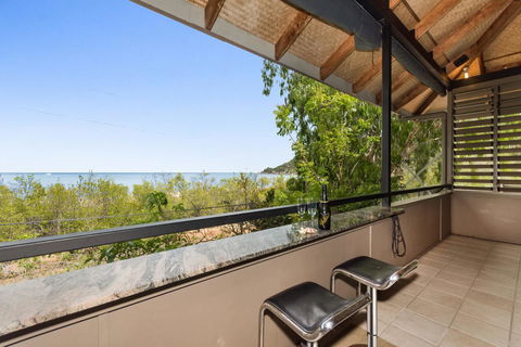 Absolute Beachfront - Hervey Bay Accommodation 3