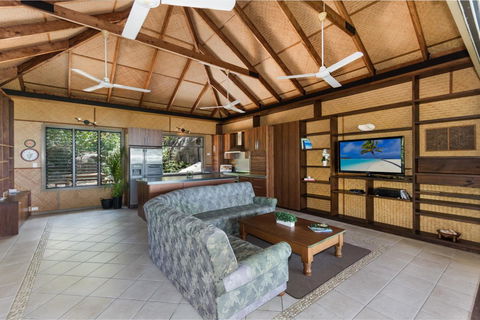 Absolute Beachfront - Hervey Bay Accommodation 7