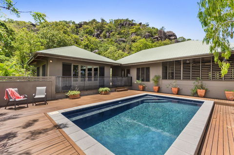 Absolute Beachfront - Hervey Bay Accommodation 10