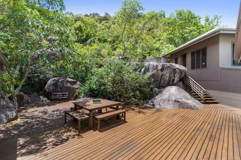 Absolute Beachfront - Hervey Bay Accommodation 8