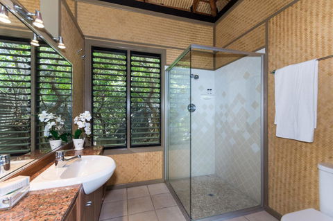 Absolute Beachfront - Hervey Bay Accommodation 4