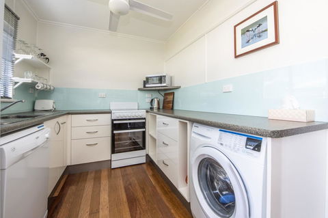 Kooyong Apartment 6 - Tourism Hervey Bay 2