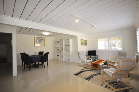 Ocean Wave - Tourism Hervey Bay 8