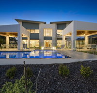 Luxury Canal Front Holiday House - Hervey Bay Accommodation