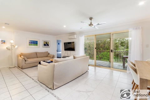Immaculate Spacious Second Floor Unit Overlooking Pristine Parklands - Hervey Bay Accommodation 3