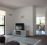 Close to Surf Beach Surf Club Hotel and Shops - Boyd St Woorim