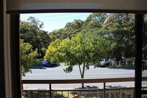 Close To Surf Beach, Surf Club, Hotel And Shops - Boyd St, Woorim - Tourism Hervey Bay 1
