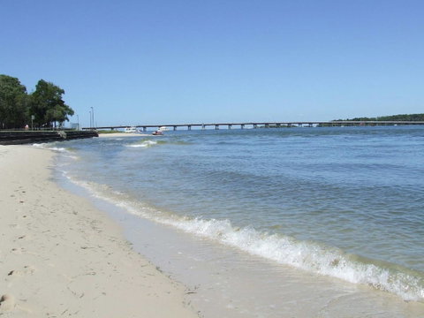 Spacious Family Unit With Incredible Views. - Hervey Bay Accommodation 10