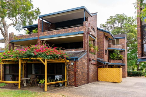 Spacious Family Unit With Incredible Views. - Hervey Bay Accommodation 2