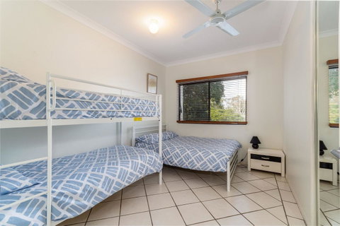 Waterfront Views From Private Rooftop Balcony - Bayview South Esp, Bongaree - Hervey Bay Accommodation 14