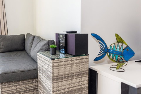 Waterfront Views From Private Rooftop Balcony - Bayview South Esp, Bongaree - Hervey Bay Accommodation 7
