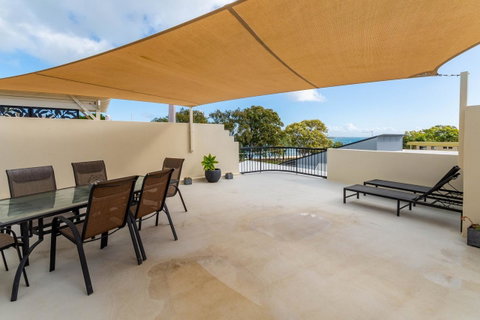 Waterfront Views From Private Rooftop Balcony - Bayview South Esp, Bongaree - Hervey Bay Accommodation 2