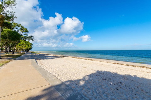 Waterfront Views From Private Rooftop Balcony - Bayview South Esp, Bongaree - Hervey Bay Accommodation 1