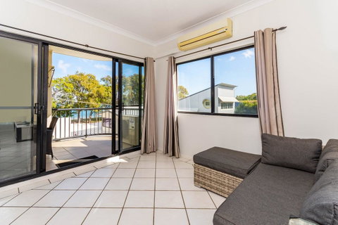Waterfront Views From Private Rooftop Balcony - Bayview South Esp, Bongaree - Hervey Bay Accommodation 4