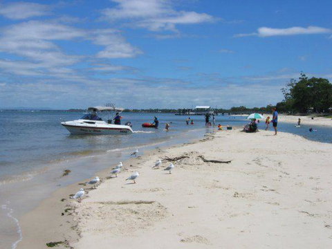 Air Conditioned Unit Stones Throw To The Waterfront. - Hervey Bay Accommodation 11