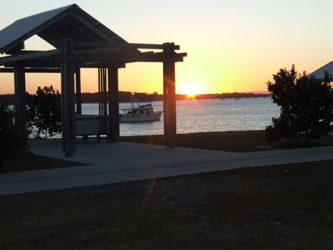 Air Conditioned Unit Stones Throw To The Waterfront. - Hervey Bay Accommodation 1