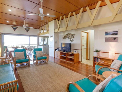 Claytons 1 By Discover Stradbroke - Hervey Bay Accommodation 3