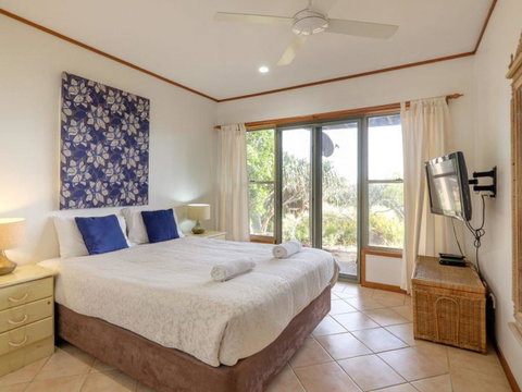 Claytons 1 By Discover Stradbroke - Hervey Bay Accommodation 4