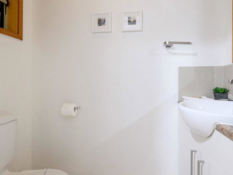Claytons 1 By Discover Stradbroke - Hervey Bay Accommodation 5