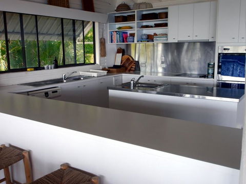 Annie's White House - Hervey Bay Accommodation 11