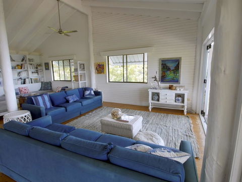Annie's White House - Hervey Bay Accommodation 7