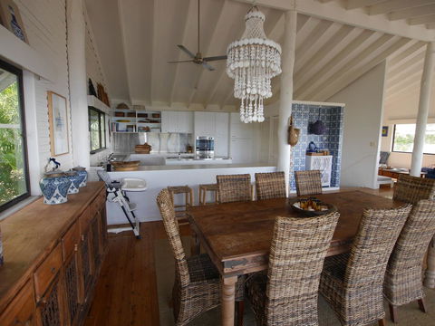 Annie's White House - Hervey Bay Accommodation 5