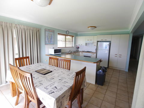 Barn Down - Hervey Bay Accommodation 4