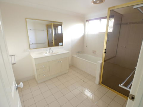 Barn Down - Hervey Bay Accommodation 9